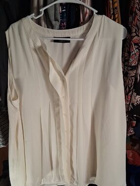 Layne Bryant Cream Pleated Sleeveless Blouse - Women Tops